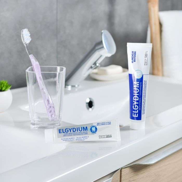 ELGYDIUM BROSSE A DENTS BLANCHEUR SOUPLE